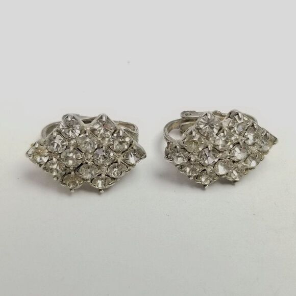 Vintage Sparkly Rhinestone Cluster Clip On Earrings, Retro Silver Tone Estate - Picture 5 of 6